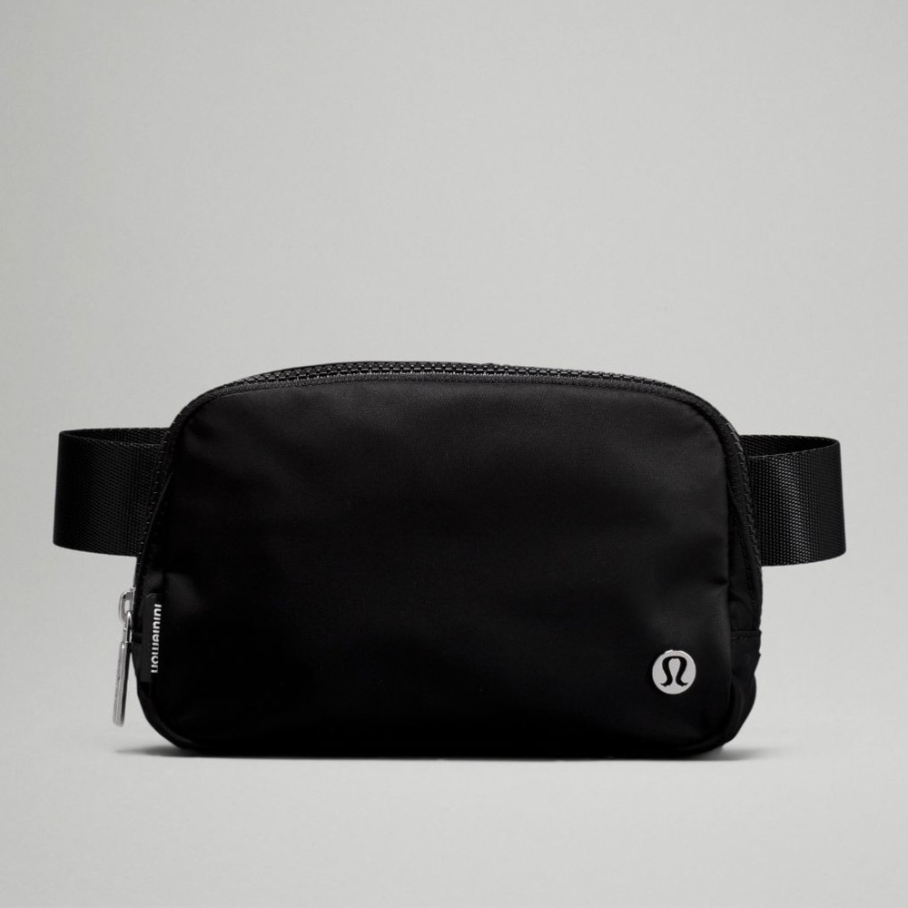 NWT Lululemon Everywhere Belt Bag Extended Strap Black FAST SHIPPING